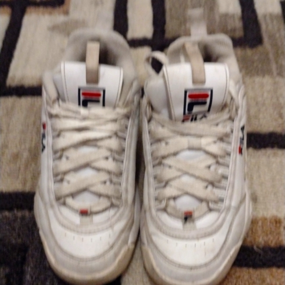 Girls fila tennis shoes